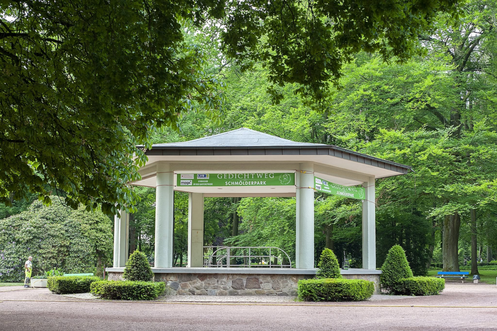 Pavillon im Schmölderpark in Mönchengladbach-Rheydt